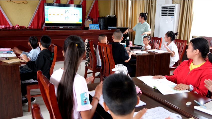 以实干赴青春,让暑期课堂在五峰“落地生花”(1).docx